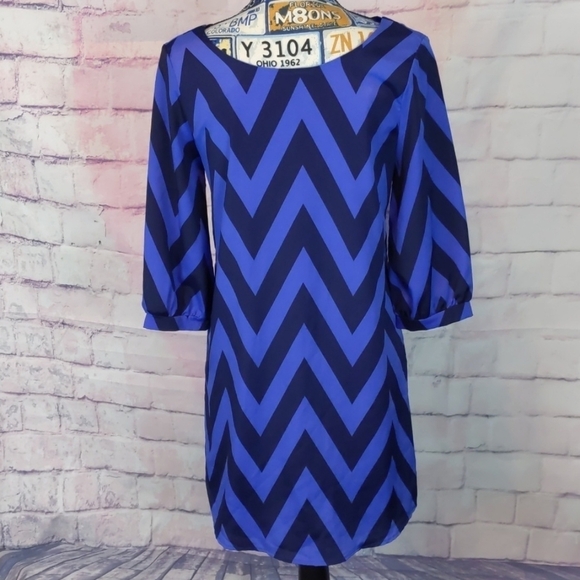 Needle and thread dress size small - Picture 2 of 6